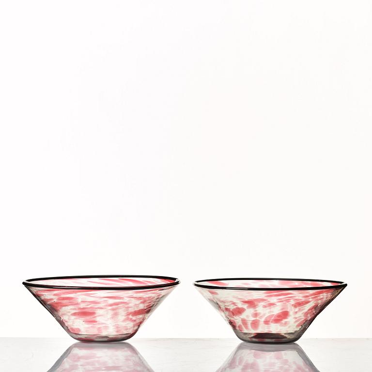 Simon Gate, a pair of glass bowls, Orrefors, Sweden ca 1930.