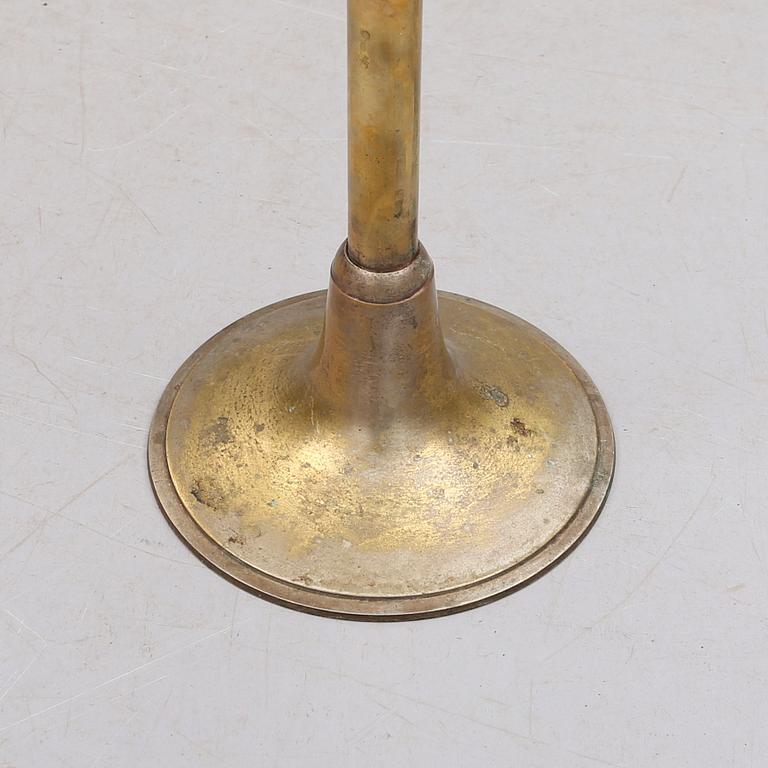 CHAMPAGNEKYLARE PÅ FOT, argent haché, 1900-talets första hälft.