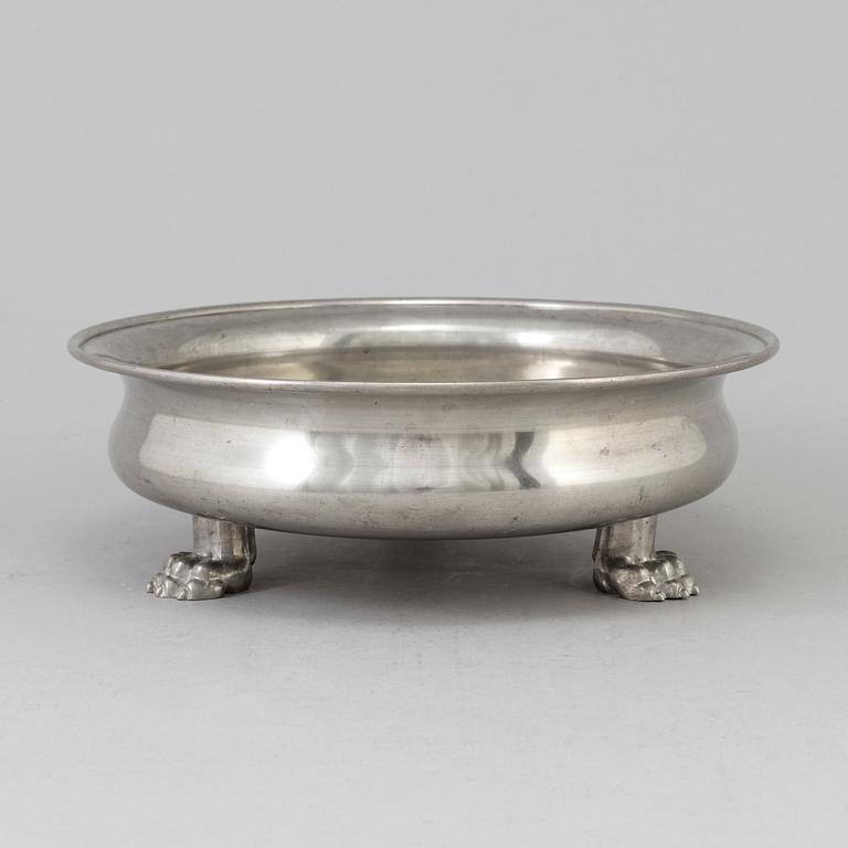 a pewter bowl by Anna Petrus for Firma Svenskt Tenn 1928.