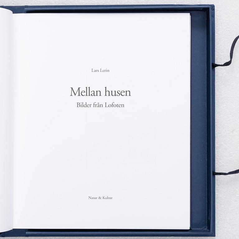 Lars Lerin, "Mellan husen-bilder från Lofoten", bibliophile edition with a colour lithograph "Tre Måsar".