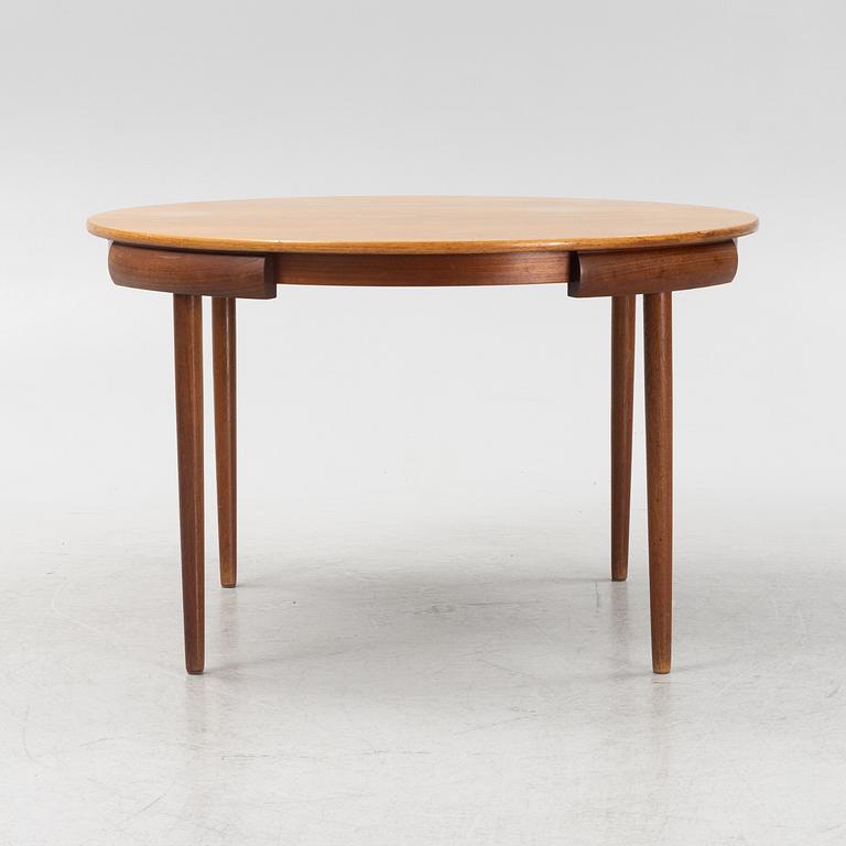 Hans Olsen, a "Roundette" dining table and six chairs, Frem Rölje, Denmark, 1950's/60's.