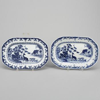STEKFAT, 5 st. Porslin, Qing dynastin, Qianlong (1736-95).