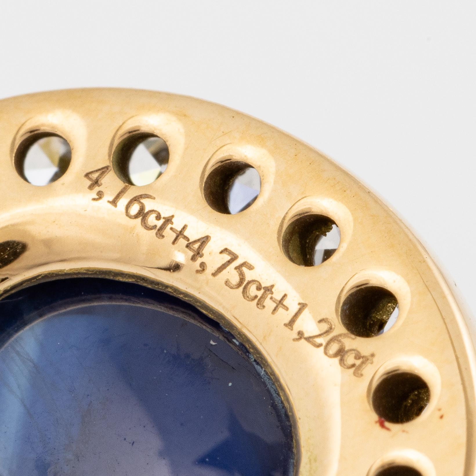 Earrings in 18K gold with cabochon-cut sapphires and octagon-cut diamonds.