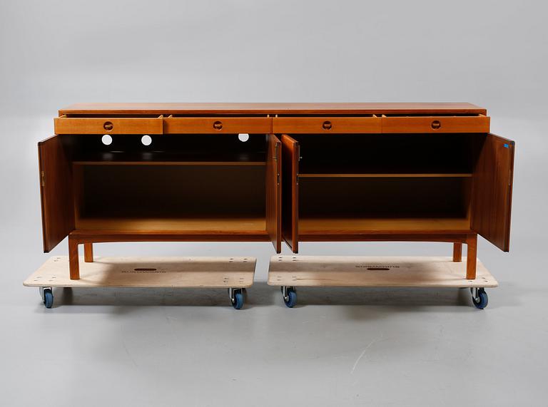 SIDEBOARD, Skaraborgs Möbelindustri, omkring 1900-talets mitt.