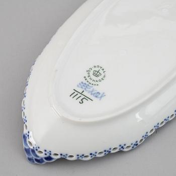 Royal Copenhagen, a porcelaine service, 'Musselmalet', Denmark. (63 pc).