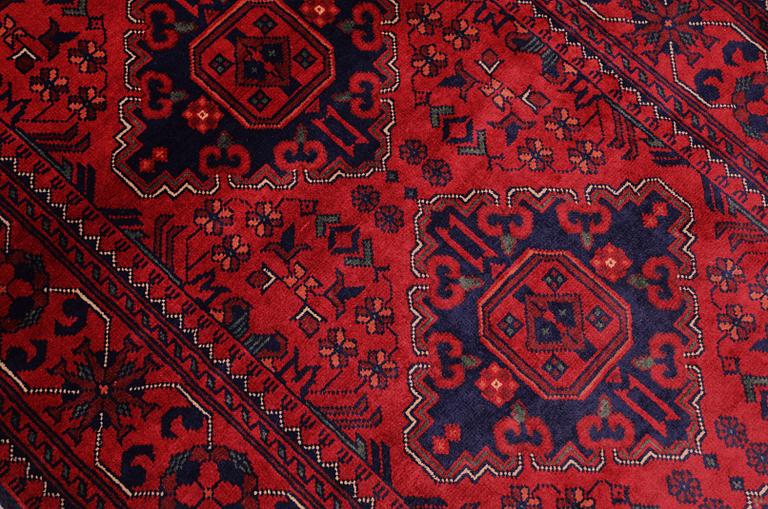 Gallerimatta, Afghan, 391 x 87 cm.