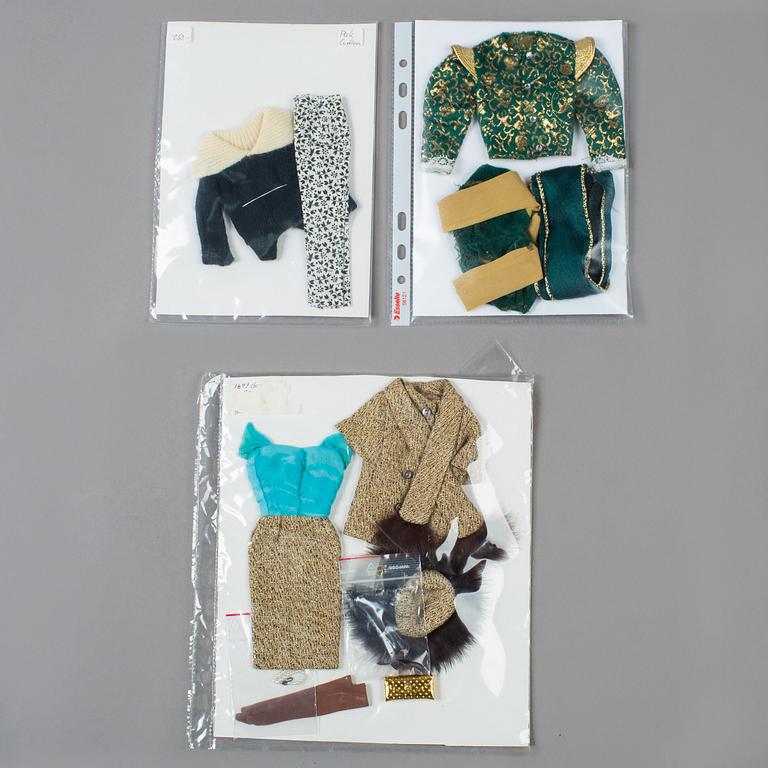 A lot of 32 pieces of clothing sets for Barbie and her friends, Mattel, 1960/70s.