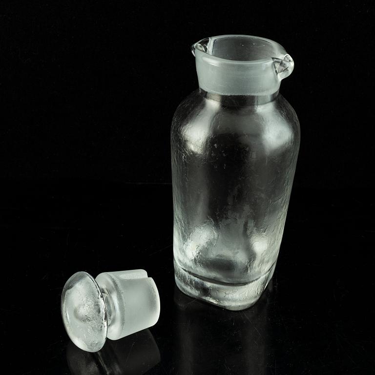 Vicke Lindstrand, a 19-piece 'Iced' glass service, Orrefors.