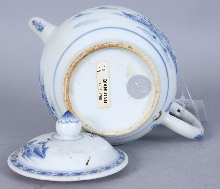 TEKANNA, porslin, Kina, 1700-tal.