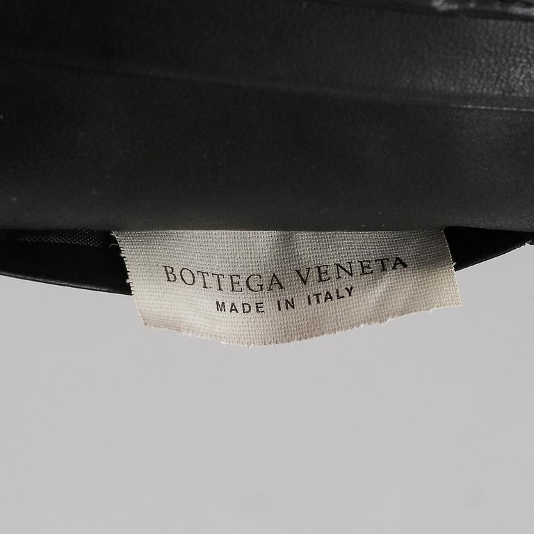 BOTTEGA VENETA, plånbok samt korthållare.