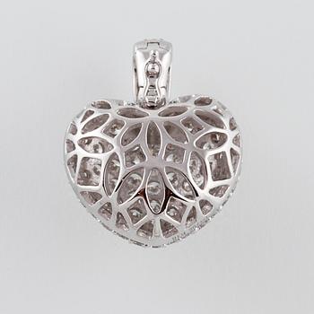 HÄNGE, 18K vitguld med 100 briljantslipade diamanter 1.80 ct. Vikt 6,0 gram.