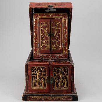 A large red lacquered Chinese box Qing dynasty, 19th century.