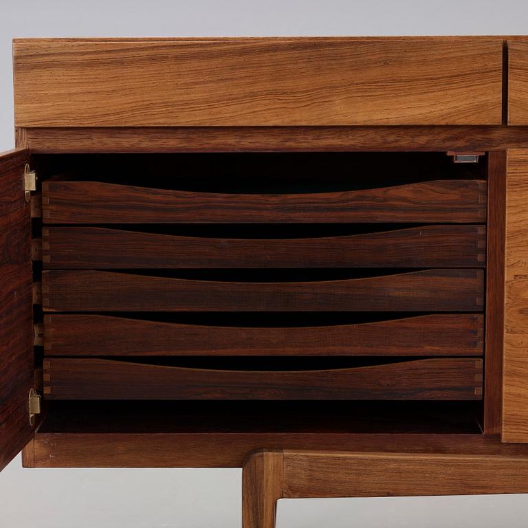 Ib Kofod-Larsen, sideboard, Faarup Møbelfabrik, Danmark 1960-tal.