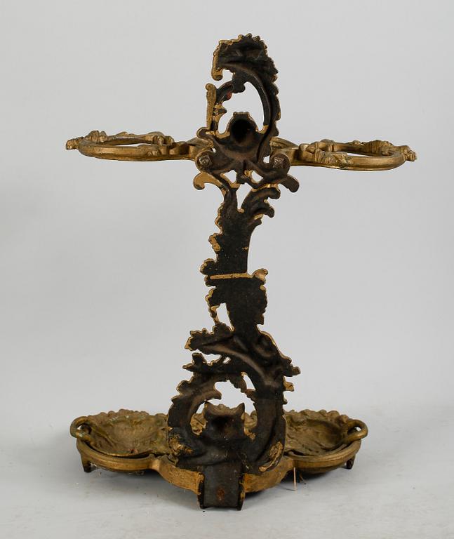PARAPLY/KÄPPSTÄLL, bronserat gjutjärn, dekor av räv, 1800-tal.