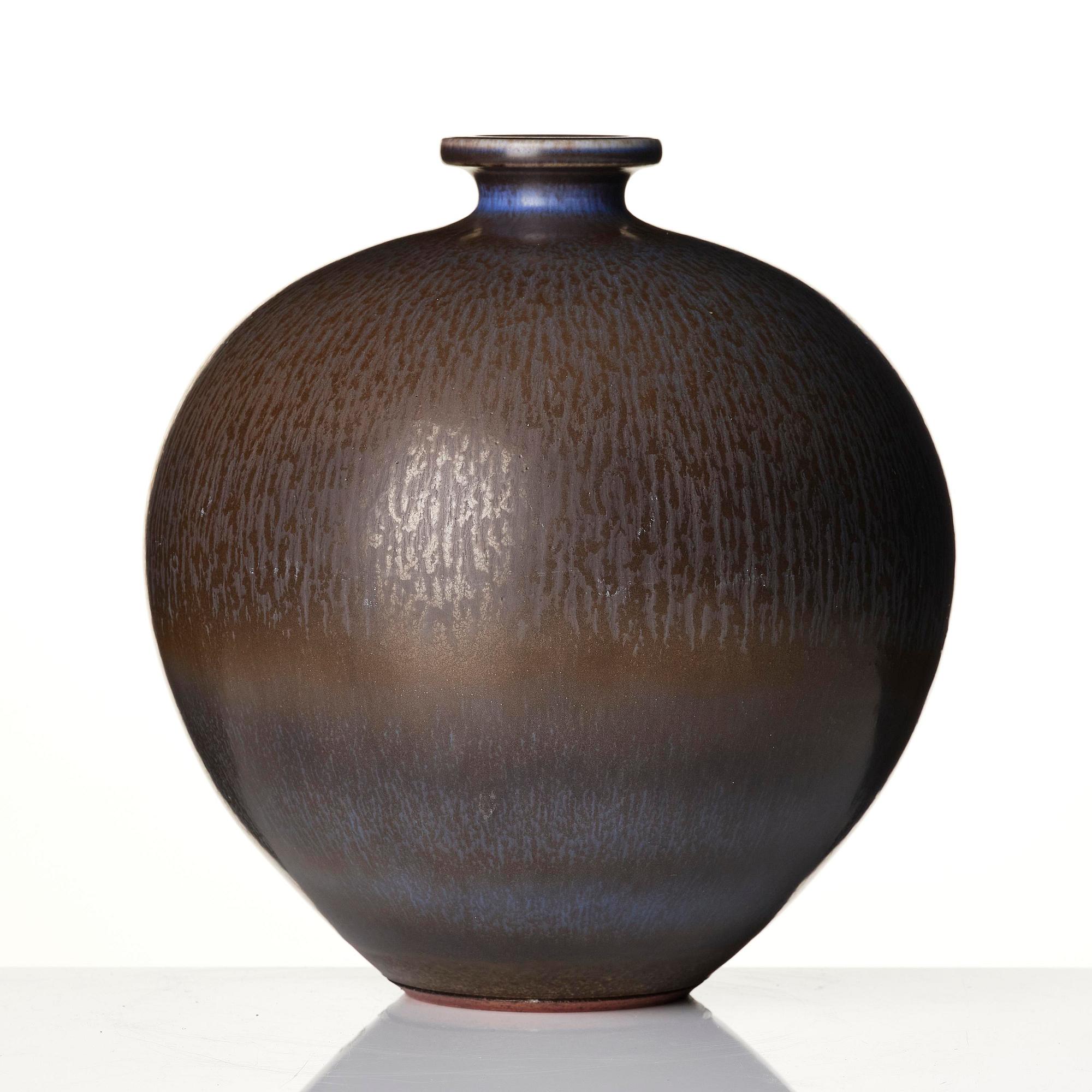 Berndt Friberg, a stoneware vase, Gustavsberg Studio, 1968.