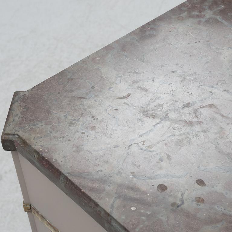 Chest of drawers, Gustavian style, 20th century.