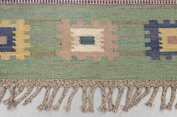 Märta Måås-Fjetterström, a carpet, "Grön äng", flat weave, ca 291 x 207 cm, signed AB MMF.