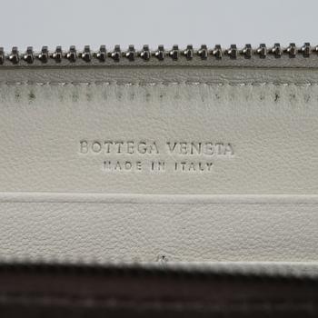 BOTTEGA VENETA, a intrecciato leather wallet.