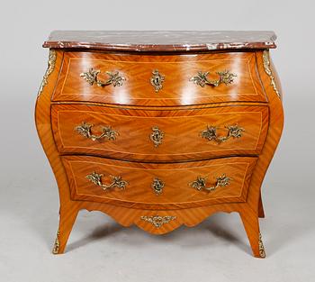 BYRÅ, rokokostil, 1900-tal.