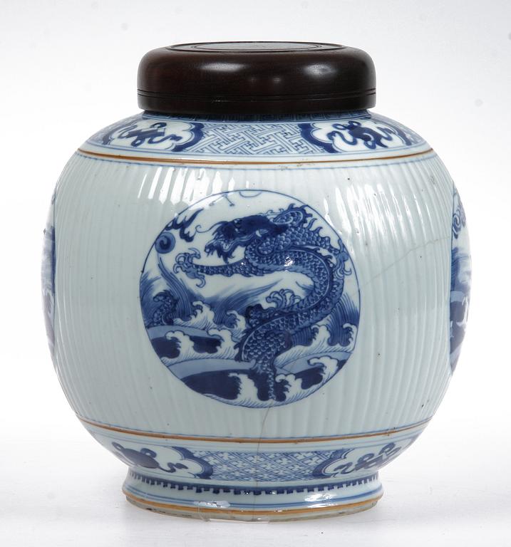 BOJAN, porslin, Kina, Kangxi, 1600/1700-tal.