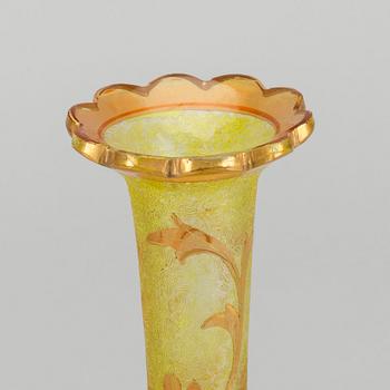 ST LOUIS, vas Art Nouveau signerad vas glass ca 1890-1900.