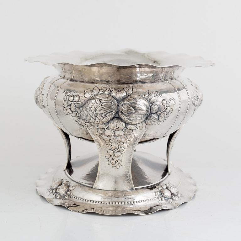 A silver jardinière, C.G.Hallberg, Stockholm, Sweden, 1913.