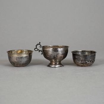 TUMLARE, 3 st, bland annat Erik Ernander, Uppsala, mestadels 1800-talets början. Vikt ca 58 g.