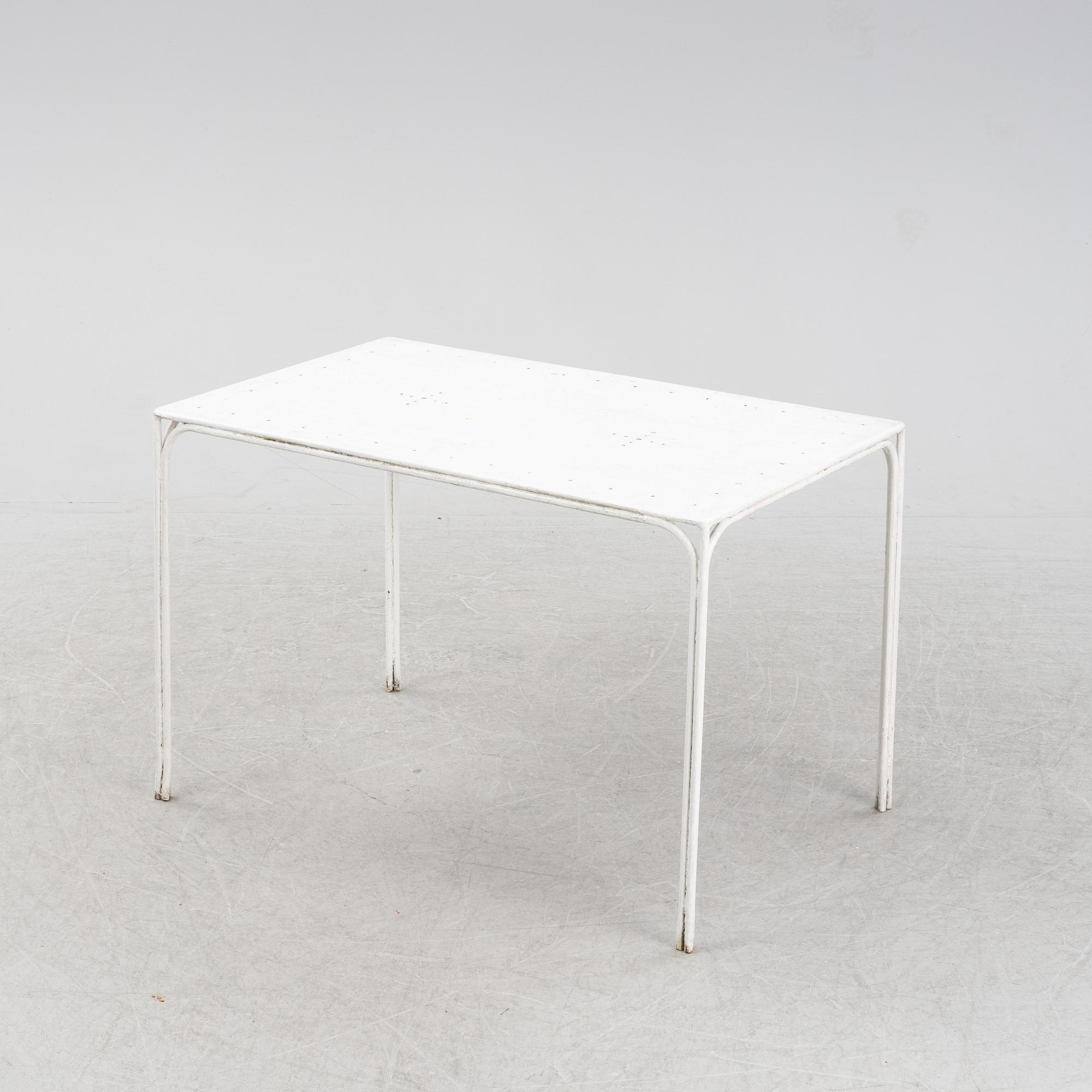 Four painted cast iron chair and table, mid/first half of the 20th century, Sweden.