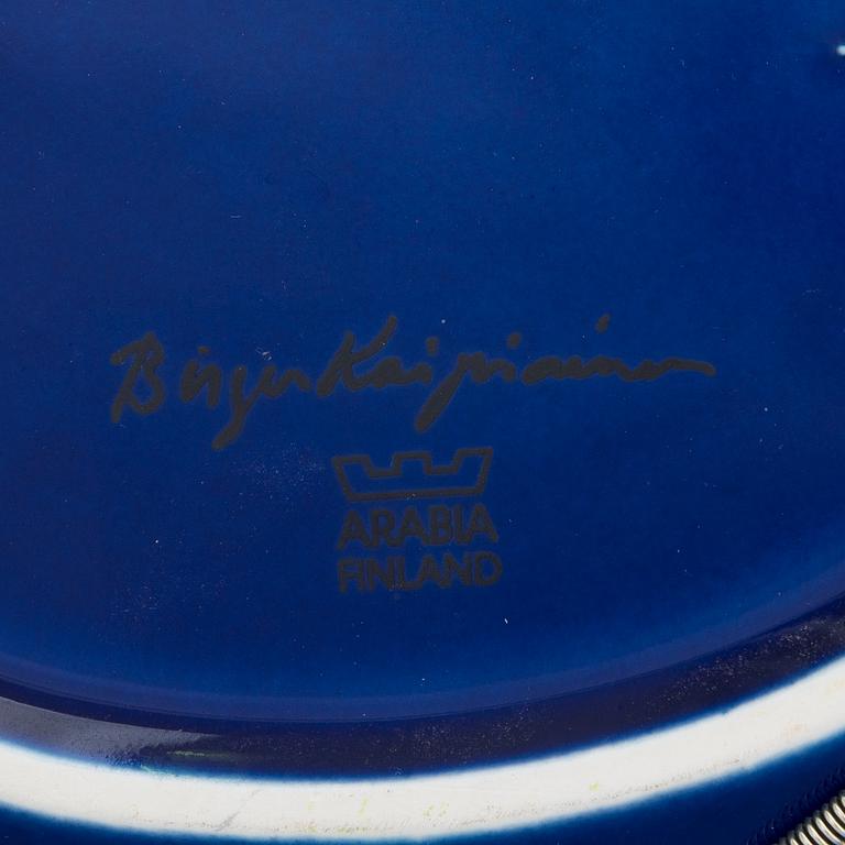 Birger Kaipiainen, Two ceramic dishes signed Birger Kaipiainen, Arabia, Finland.