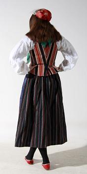 FOLKDRÄKT FÖR KVINNA,  Västerfärnebo 1960-tal. Ca storlek 44.