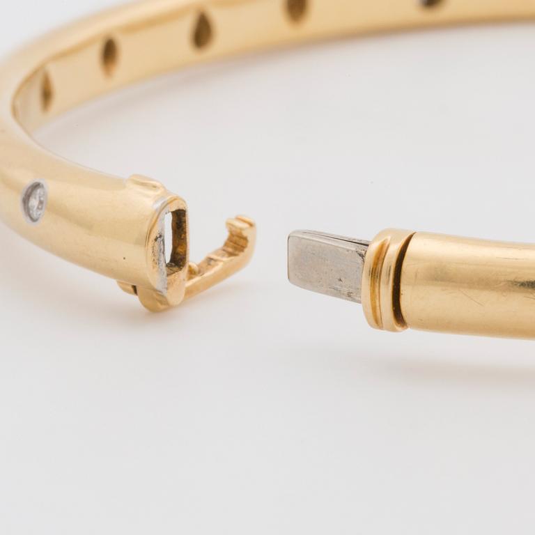TIFFANY & Co, armring med briljantslipade diamanter ca 0.20 ct.