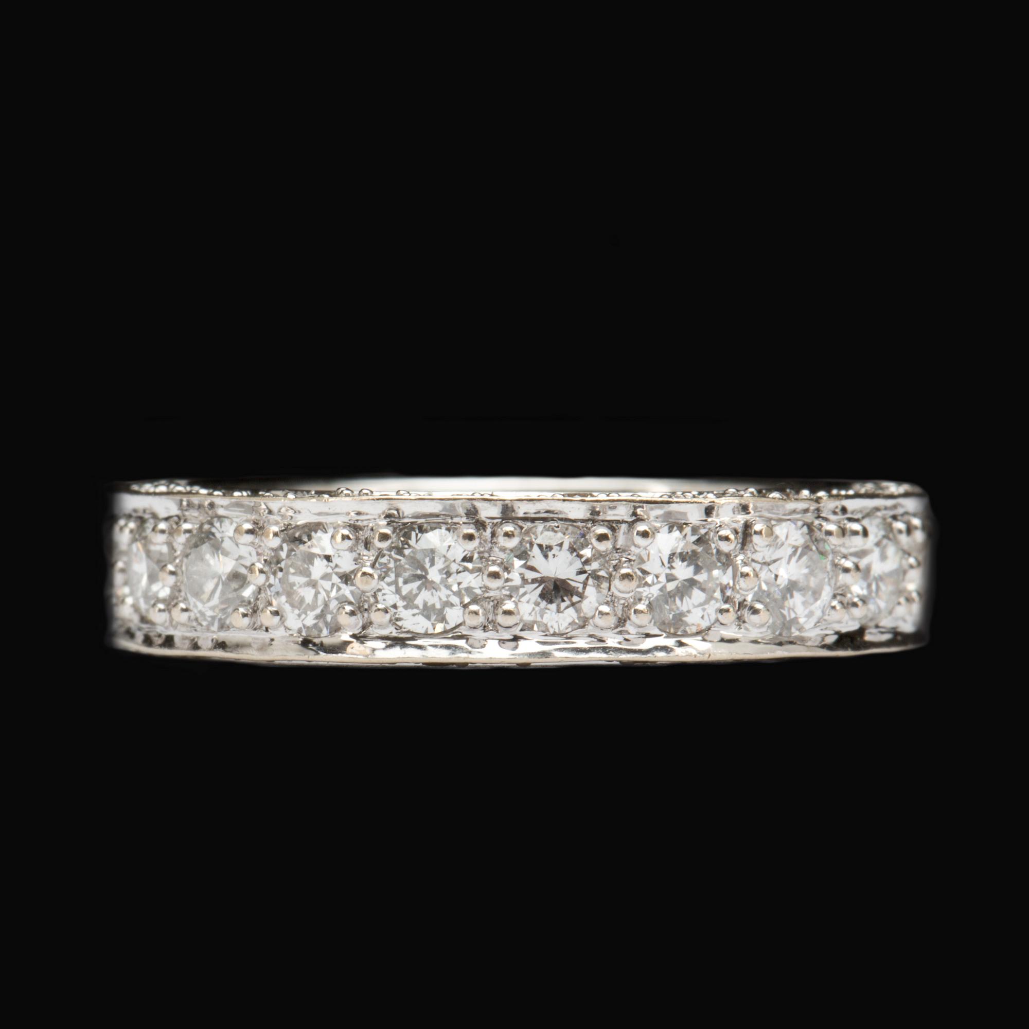 RING, 18k vitguld med briljantslipade diamanter 1,15ct. Vikt ca 6,5g.