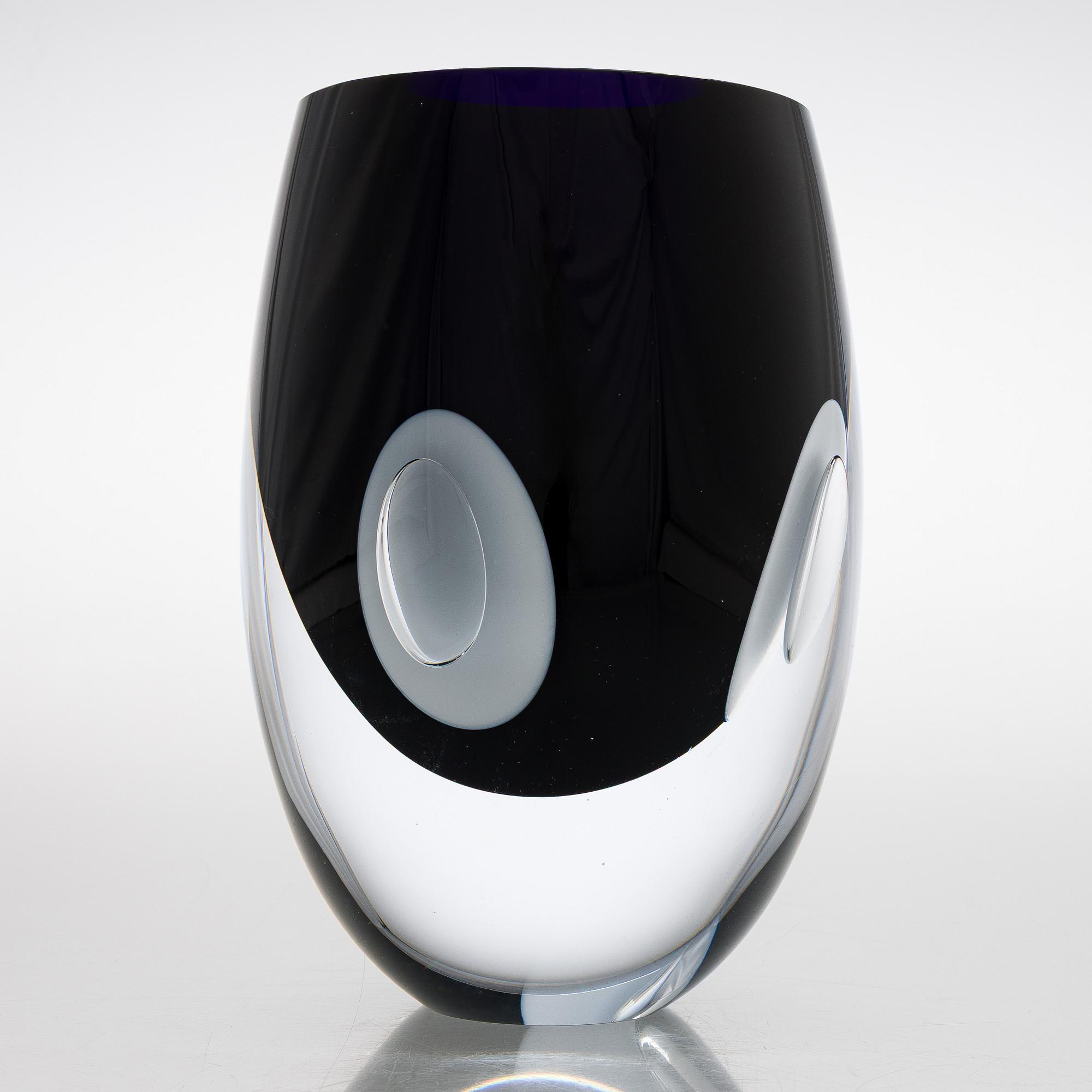 Timo Sarpaneva, a 'Claritas' glass sculpture, signed Timo Sarpaneva Iittala 2001.