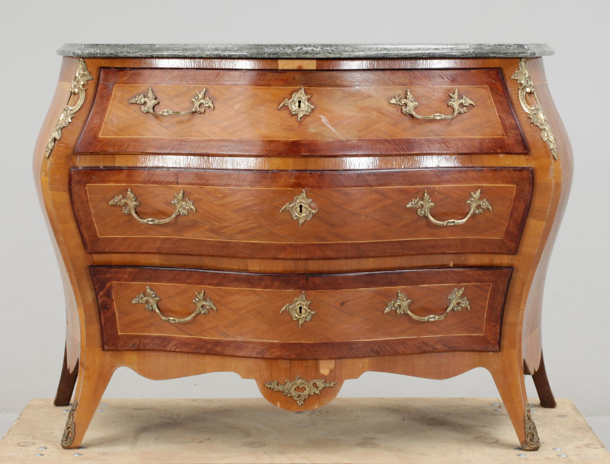 BYRÅ, rokokostil, 1900-talets första hälft.