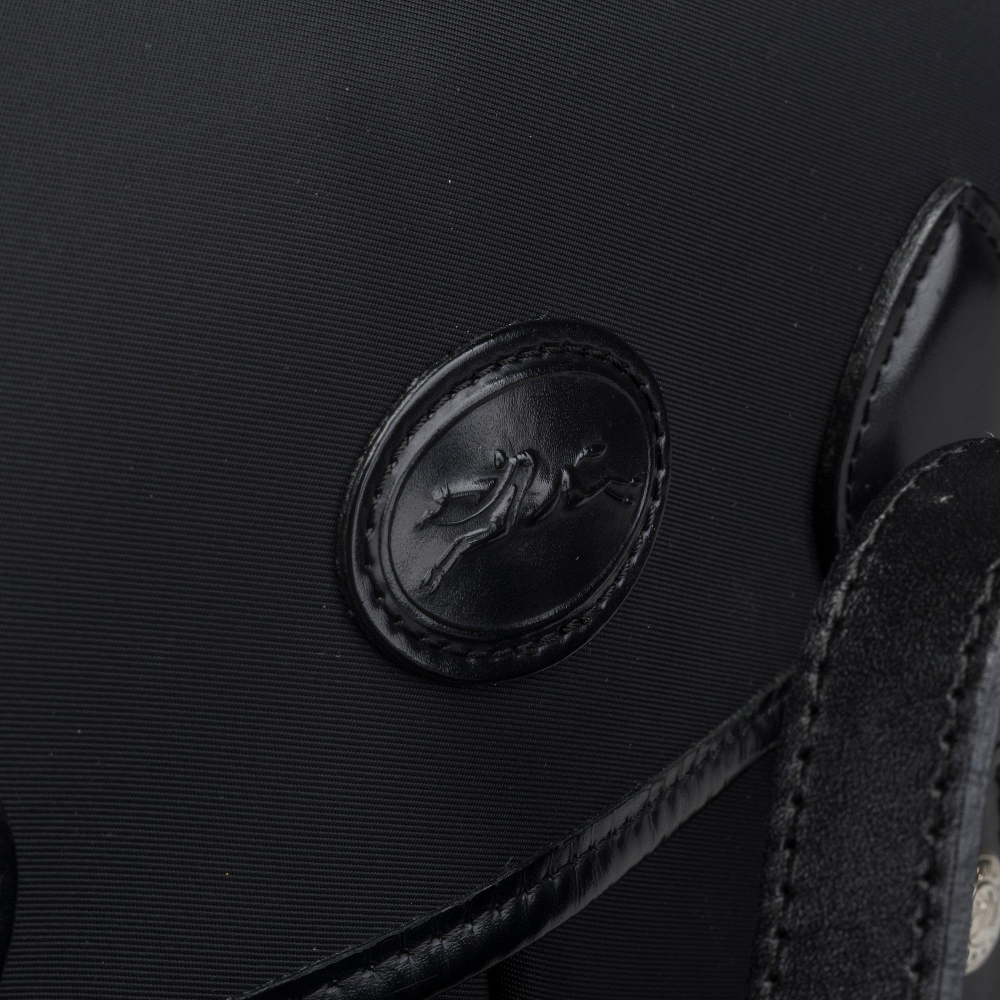 LONGCHAMP, väska samt necessär.