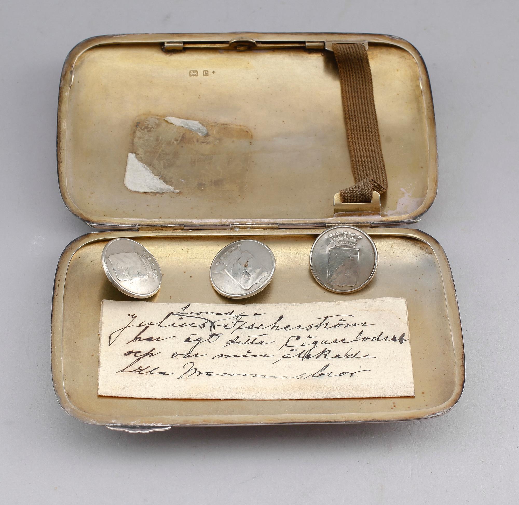 CIGARRETUI, silver, Birmingham 1904. Vikt ca 208 g.
