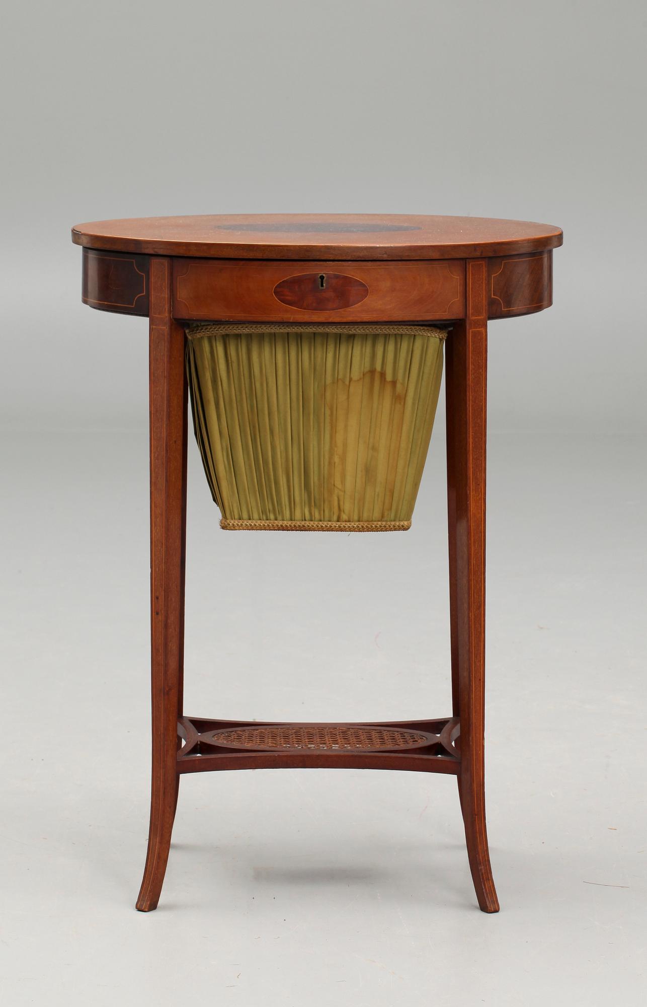 SYBORD, gustaviansk stil, omkring år 1900.