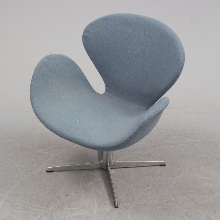 Armchair, "The Swan", by Arne Jacobsen for Fritz Hansen, 1970-tal.