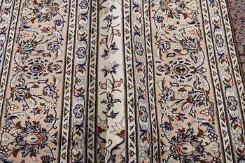 A carpet, Kashan, ca 353 x 243 cm.