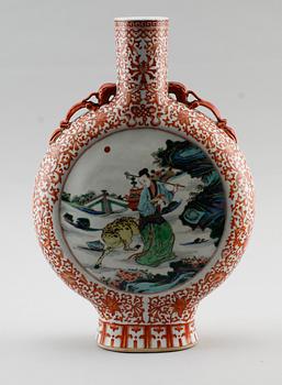 PILGRIMSKRUS, porslin, Kina, 1900-tal.