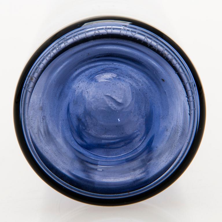 NANNY STILL, FLASKA, glas, modell 1737, signerad Nanny Still, Riihimäen Lasi oy.