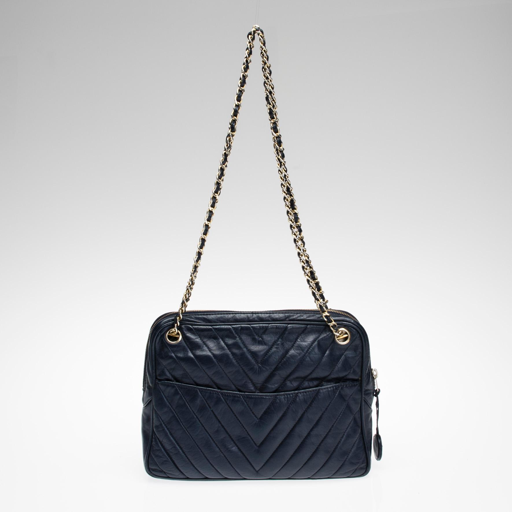 LAUKKU, Chanel.