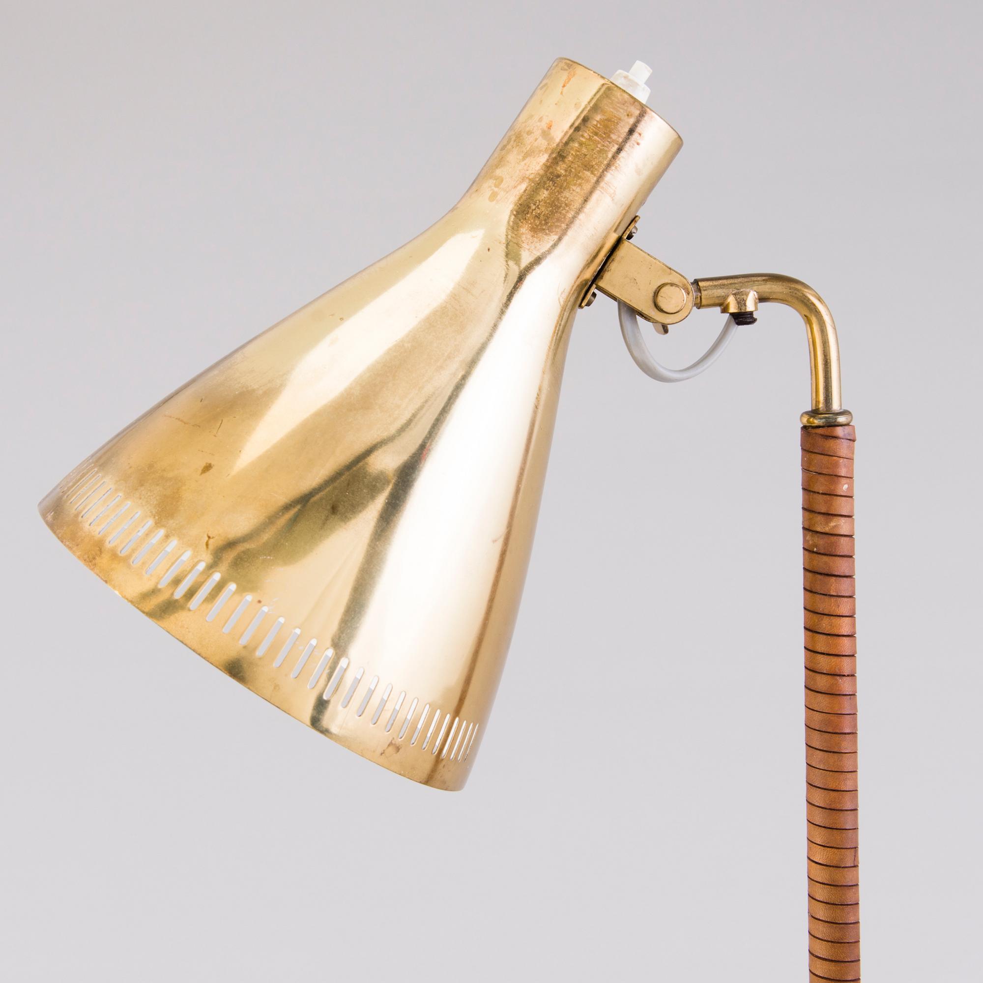 PAAVO TYNELL, bordslampa, modell 9224, Taito Oy, 1900-talets mitt.