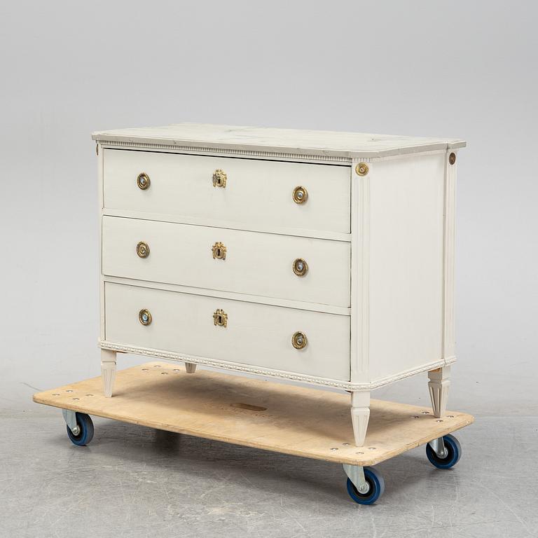 A painted Swedish late Gustavian-style chest of drawers, 19th century.