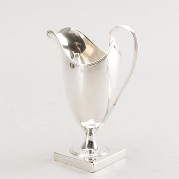 AN English 18th century silver creamer mark of P&A Bateman London 1790s.