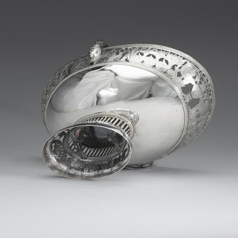 A Swedish 19th century silver basket, marks of Anders Lundqvist, Stockholm 1826.