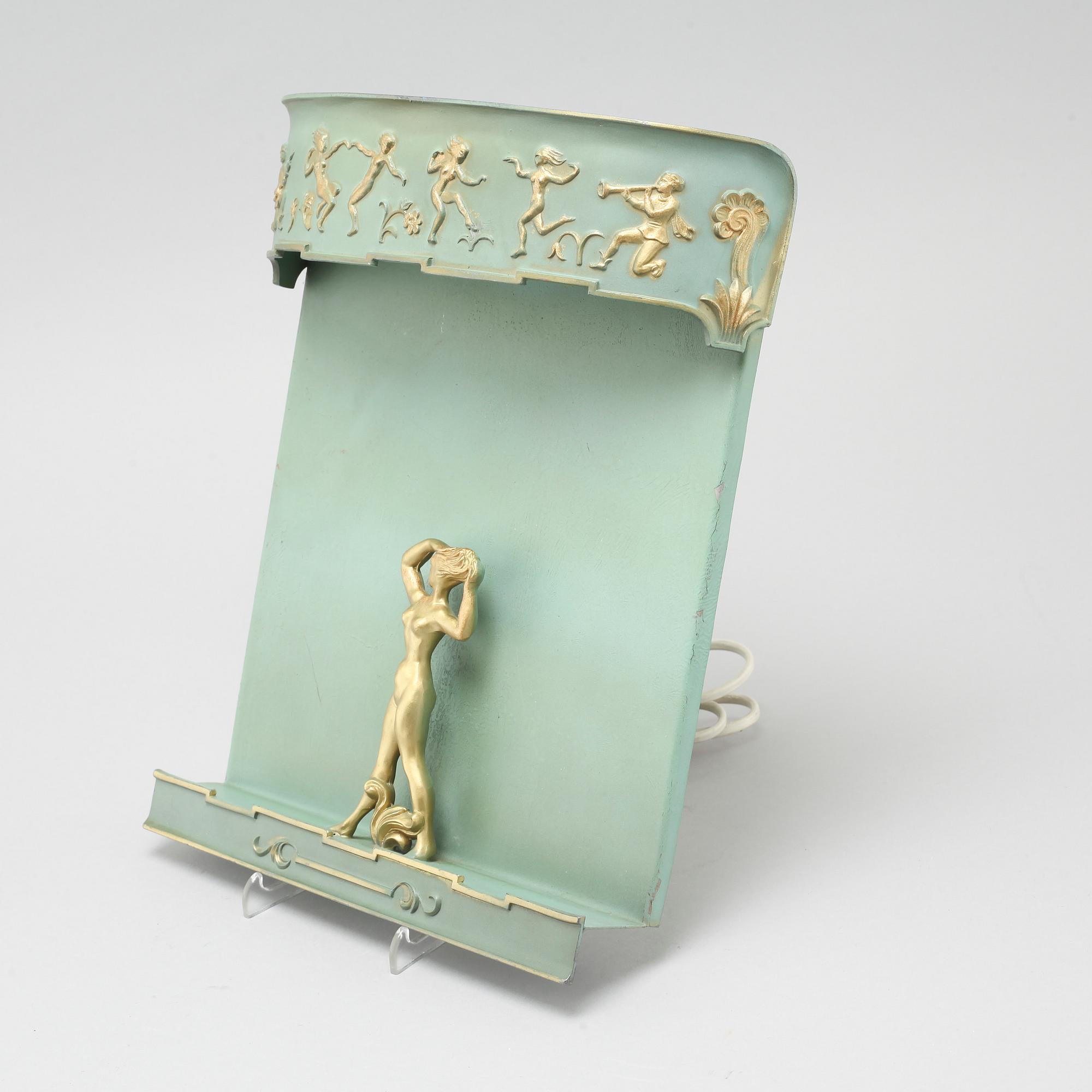 A 1920/30s Swedish Grace wall lamp.