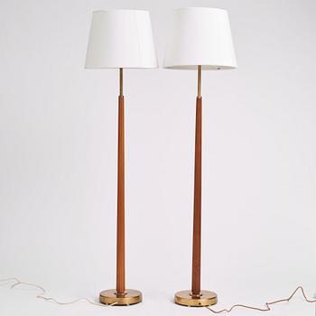 Hans Bergström, golvlampor, ett par, modell "522", ateljé Lyktan, Åhus 1950-tal.