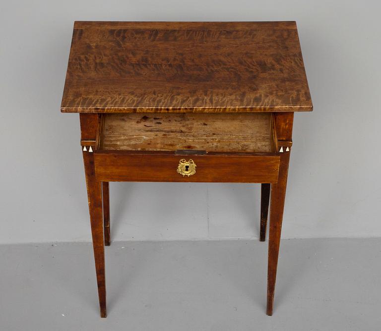 BORD / SYBORD, björk/flambjörk, sengustaviansk, ca 1800.