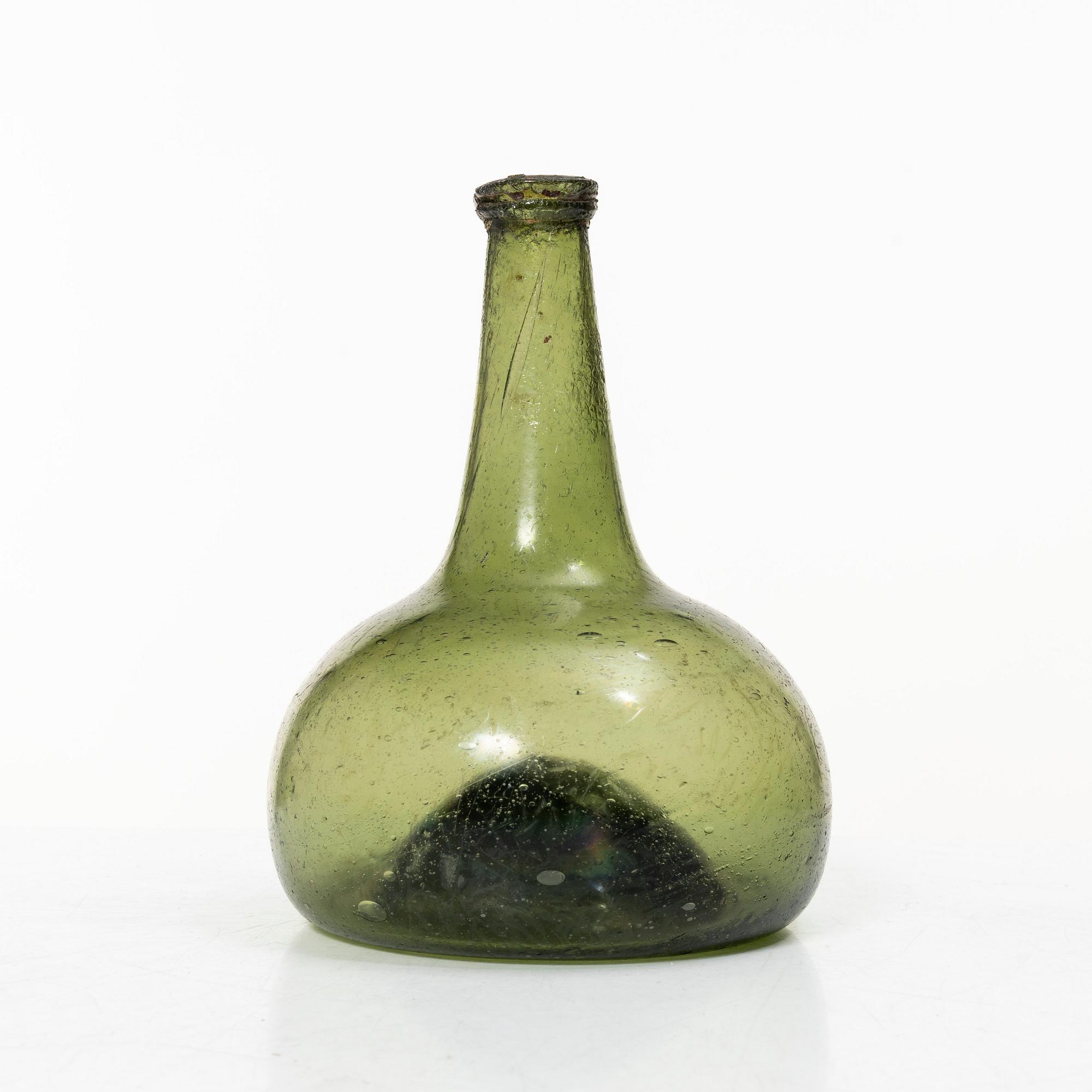 Bottle, glass, 17th-18th century.